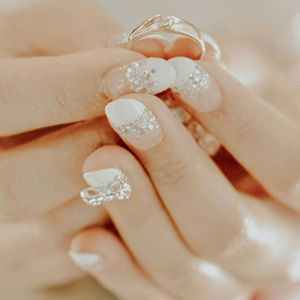 Bling Bling Nail gallery